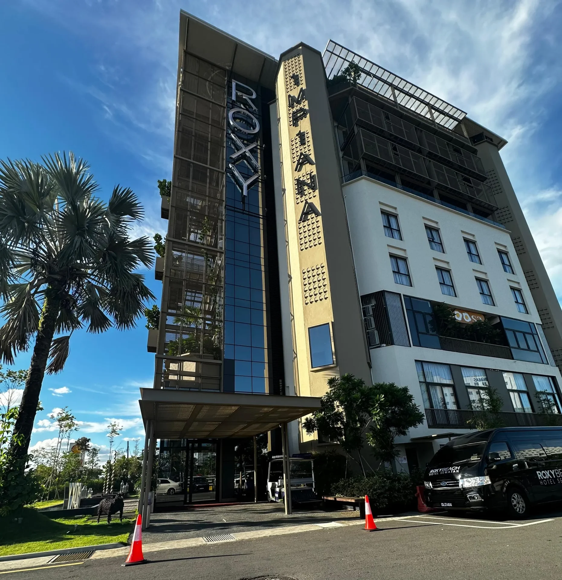 type commercial impiana hotel kuching